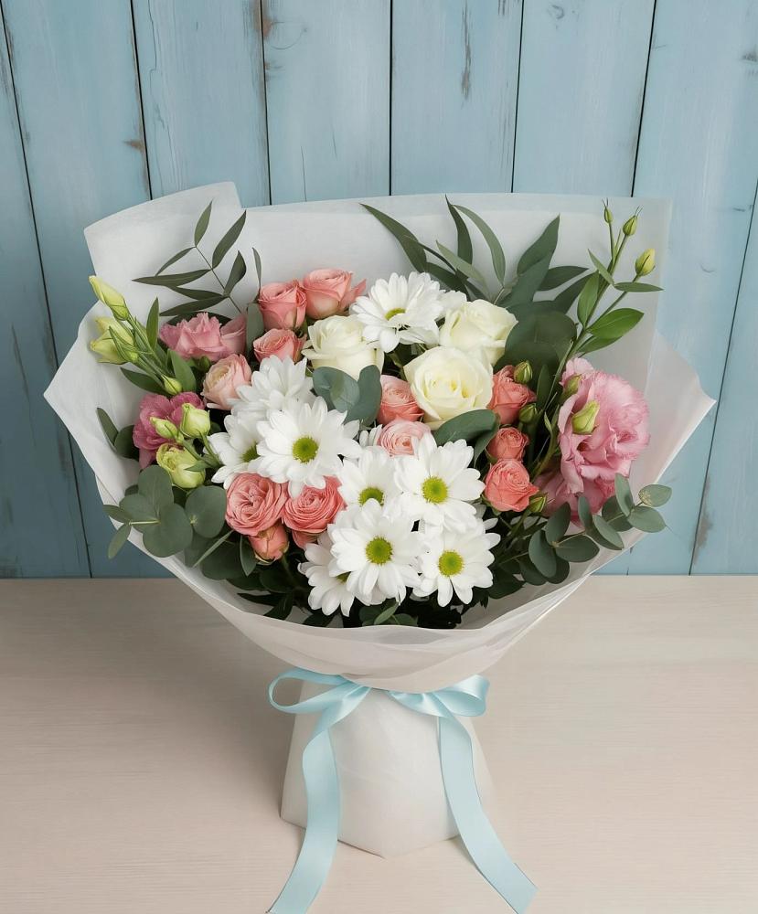 Букет цветов из: Розы, Лизиантусы и Хризантемы в Саянске