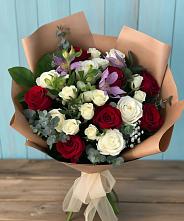 Букет цветов из:  Розы и Альстромерии в Саянске