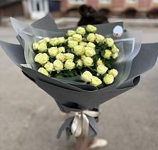 Букет Белые кустовые розы Солинеро в Саянске