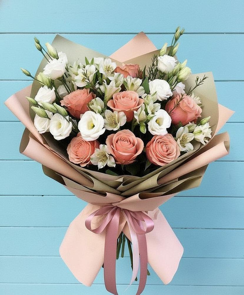 Букет цветов из: Розы, Альстромерии и Лизиантусы в Саянске