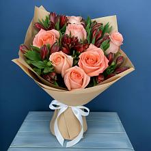 Букет цветов из:  Розы и Альстромерии в Саянске