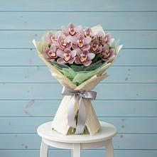 Букет цветов из:  Орхидеи и Розы в Саянске
