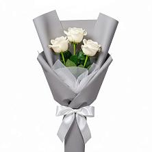 Букет 3 белые розы в Саянске
