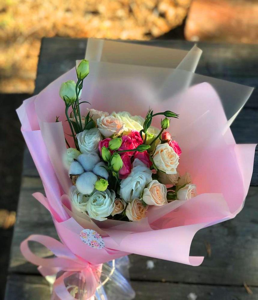 Букет цветов из: Розы и Лизиантусы в Саянске