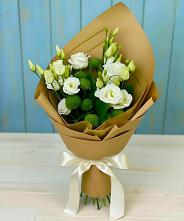 Букет цветов из:  Хризантемы и Лизиантусы #REPLACE_PRED# Саянске