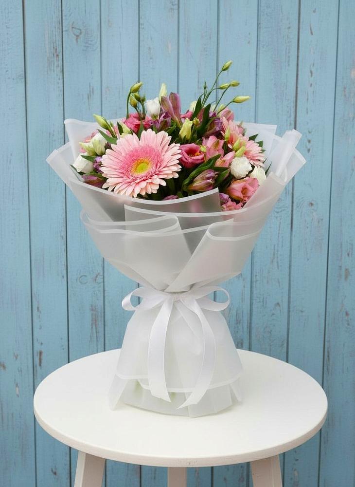 Букет цветов из: Герберы, Альстромерии и Лизиантусы в Саянске