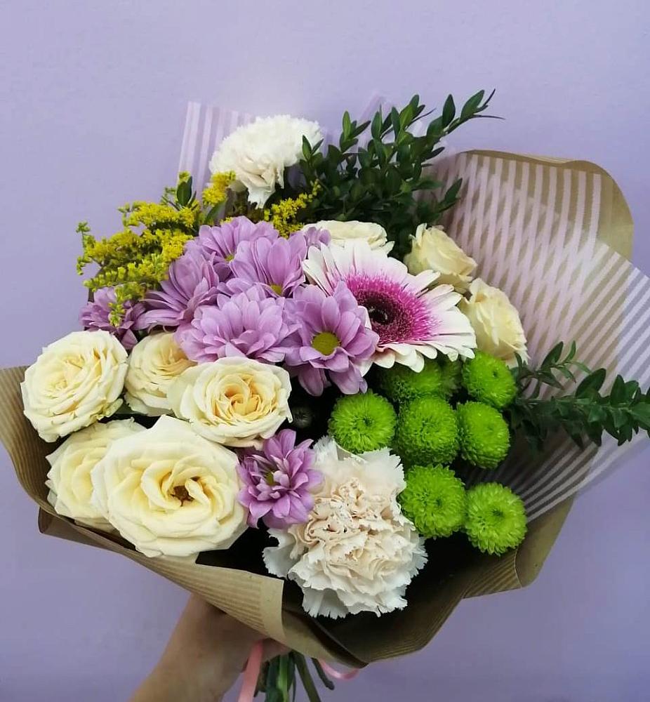 Букет цветов из: Хризантемы, Розы, Гвоздики и Герберы в Саянске