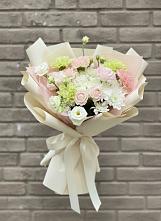 Букет цветов из:  Гвоздики, Розы, Лизиантусы и Хризантемы #REPLACE_PRED# Саянске