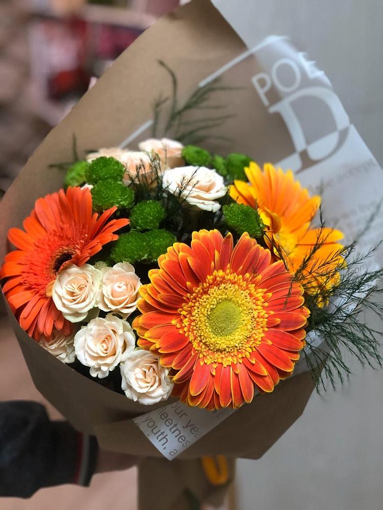 Букет цветов из: Герберы, Хризантемы и Розы в Саянске