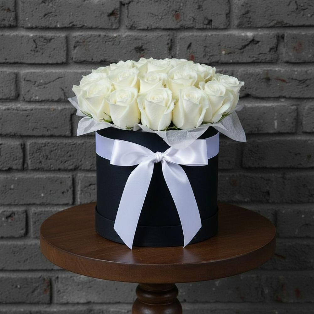 Цветочная композиция из Розы в шляпной коробке в Саянске