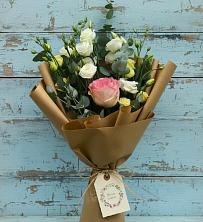 Букет цветов из:  Розы и Лизиантусы в Саянске