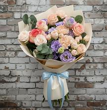 Букет цветов из:  Розы, Лизиантусы и Гвоздики #REPLACE_PRED# Саянске