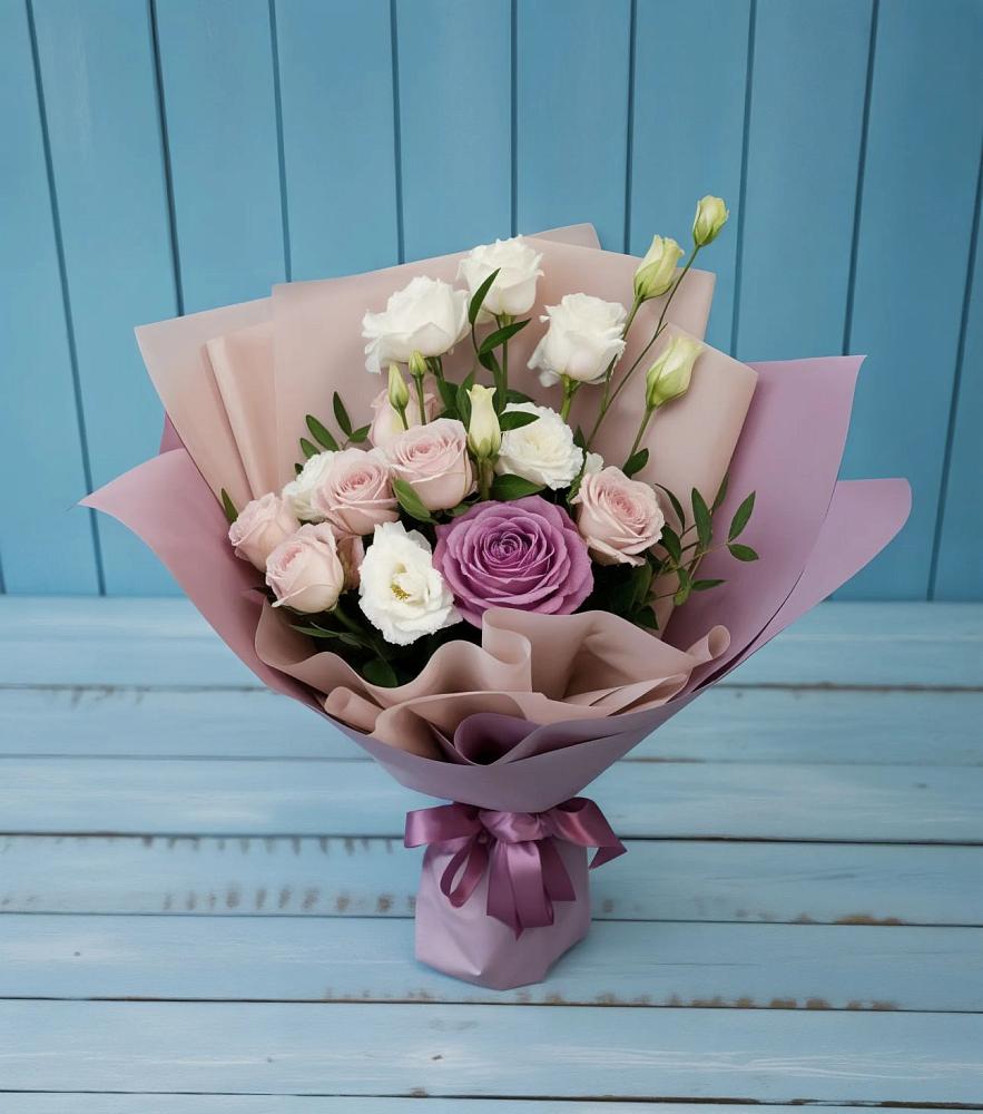 Букет цветов из: Розы и Лизиантусы в Саянске