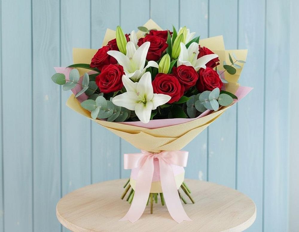 Букет цветов из: Лилии и Розы в Саянске